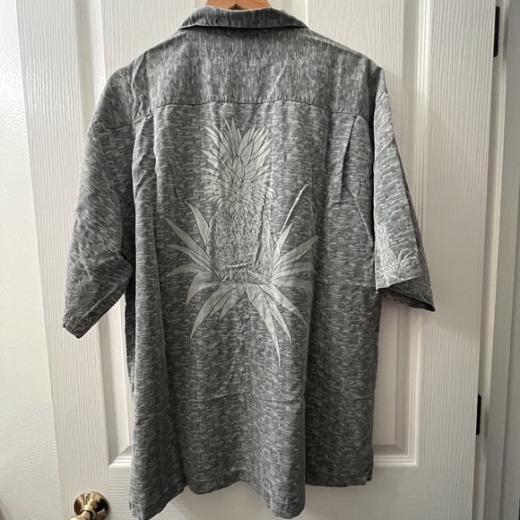 Tommy Bahama Hawaiian Shirt Men's L Pineapple 100% Silk Geometric Golf Camp - Picture 2 of 9